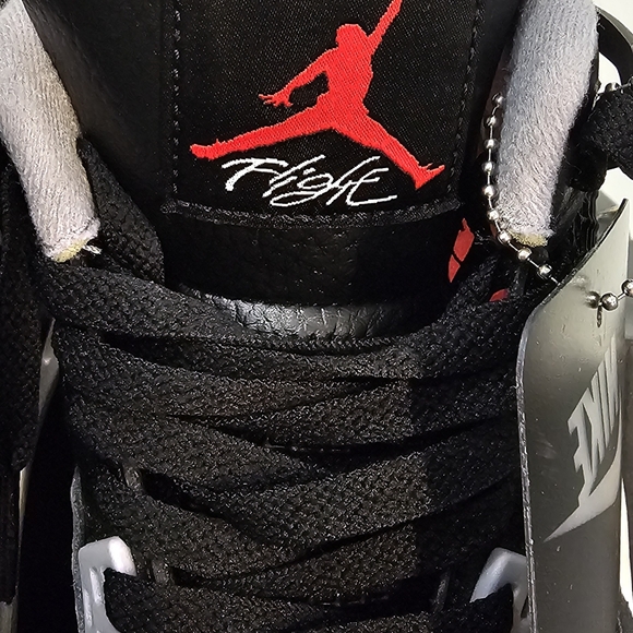 Used No Box,Size 6.5 - Jordan 4 Retro Bred Black/Fire Red Cement 2019 - Picture 4 of 11